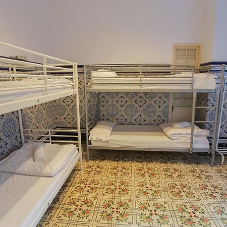 Хостел Barbatuke Bed & Bike Малага Экстерьер фото
