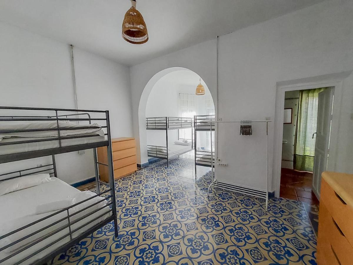 Хостел Barbatuke Bed & Bike Малага Экстерьер фото