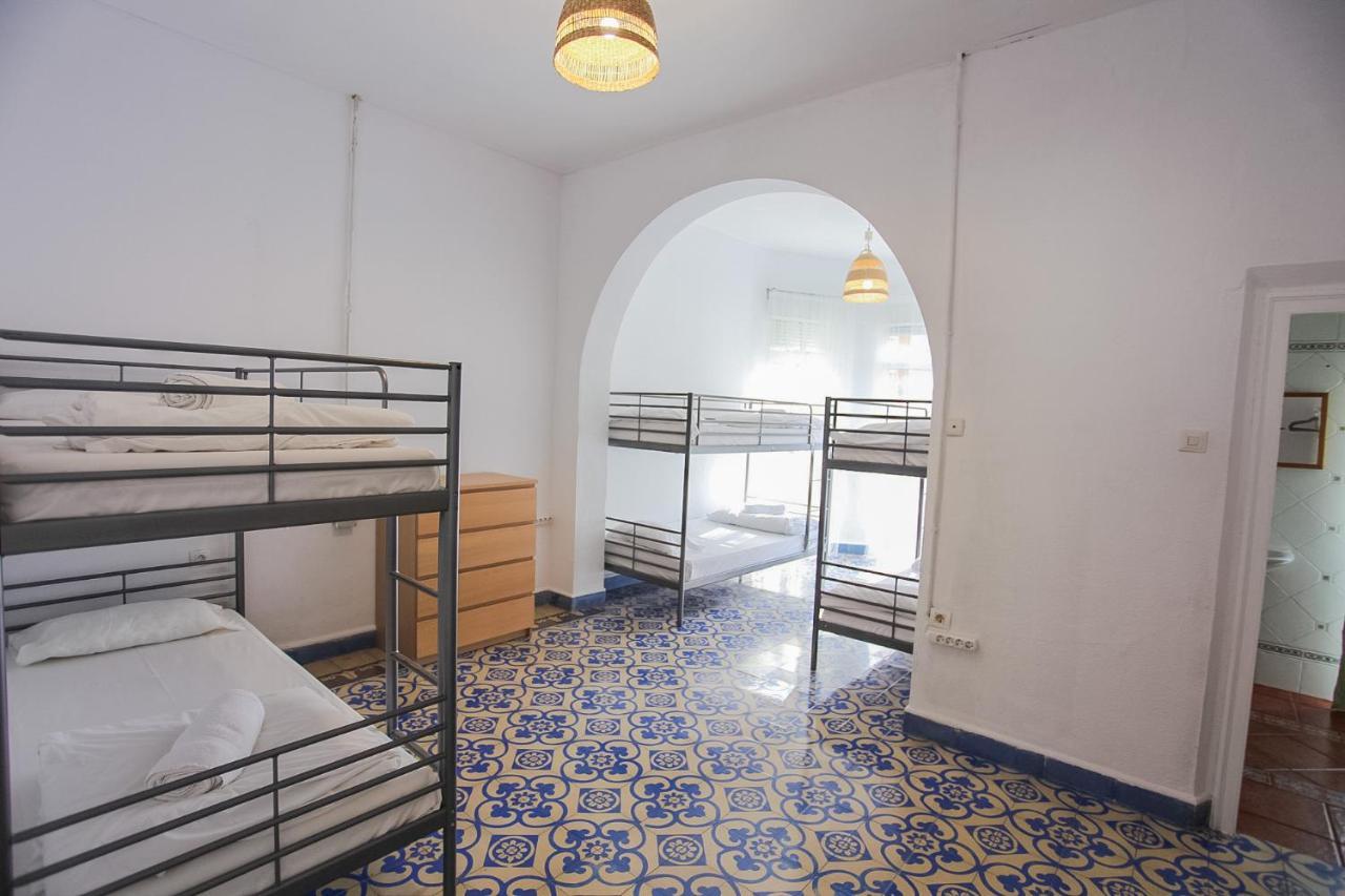 Хостел Barbatuke Bed & Bike Малага Экстерьер фото