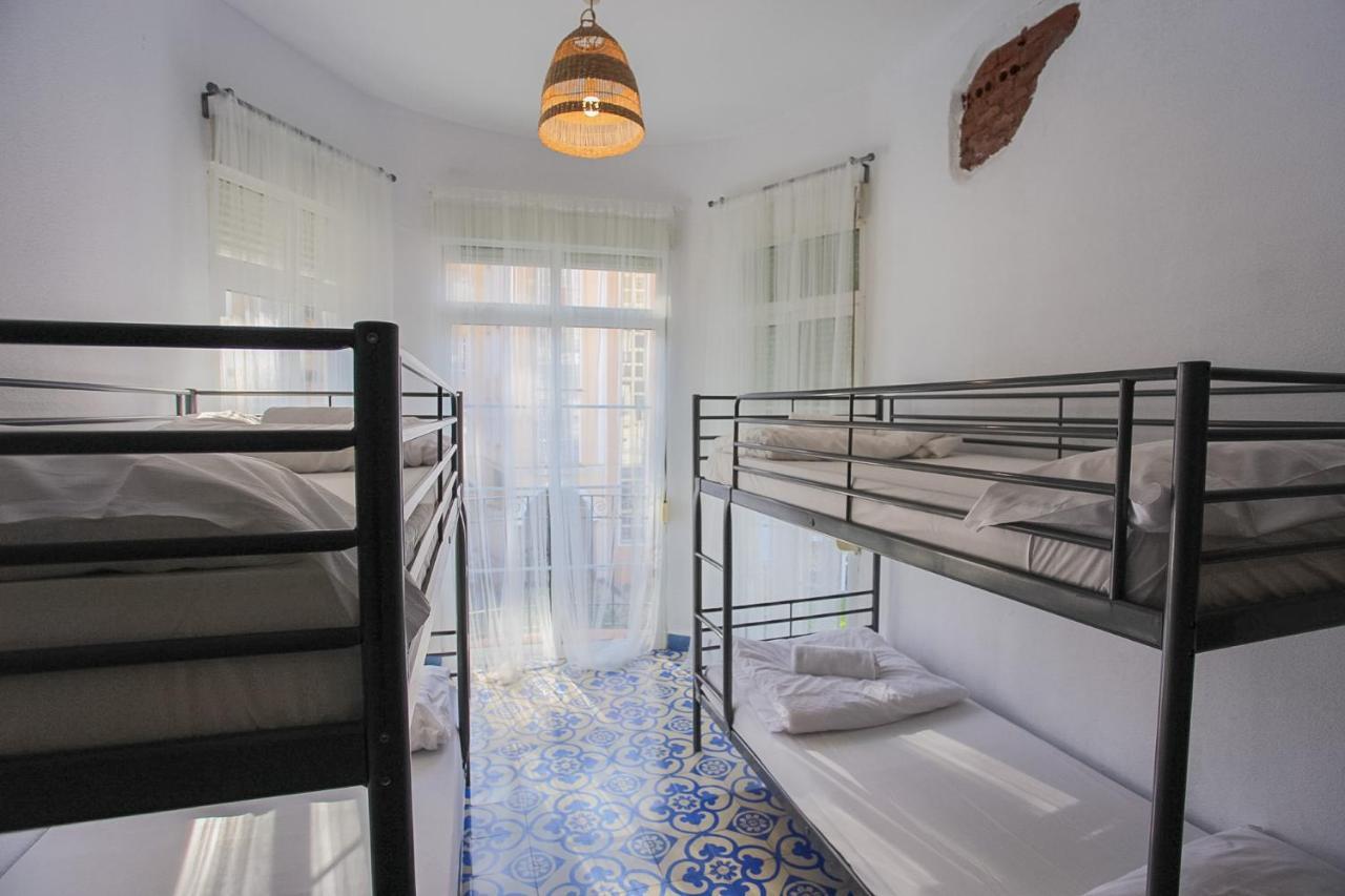 Хостел Barbatuke Bed & Bike Малага Экстерьер фото