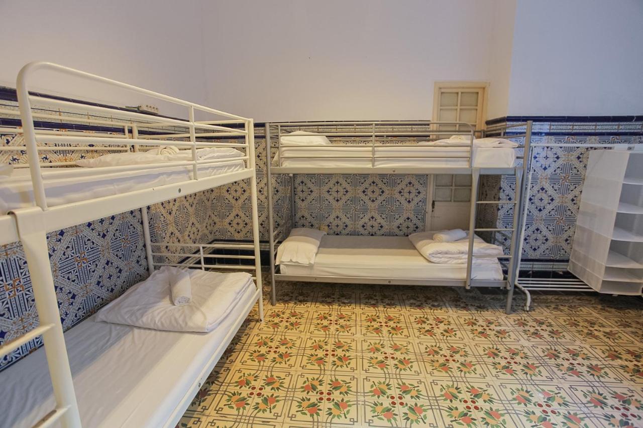 Хостел Barbatuke Bed & Bike Малага Экстерьер фото